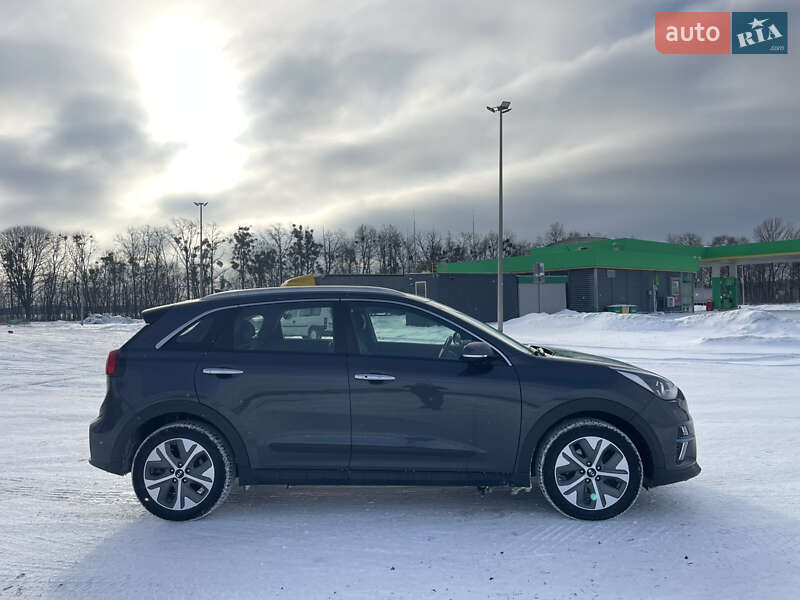 Позашляховик / Кросовер Kia Niro 2020 в Львові