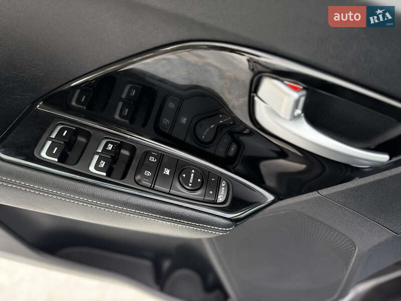 Позашляховик / Кросовер Kia Niro 2020 в Львові