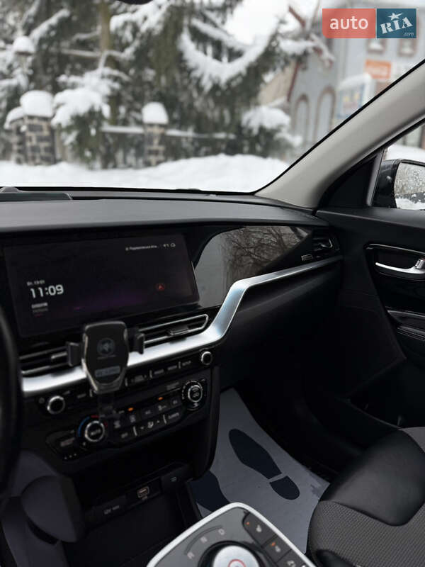 Позашляховик / Кросовер Kia Niro 2020 в Львові
