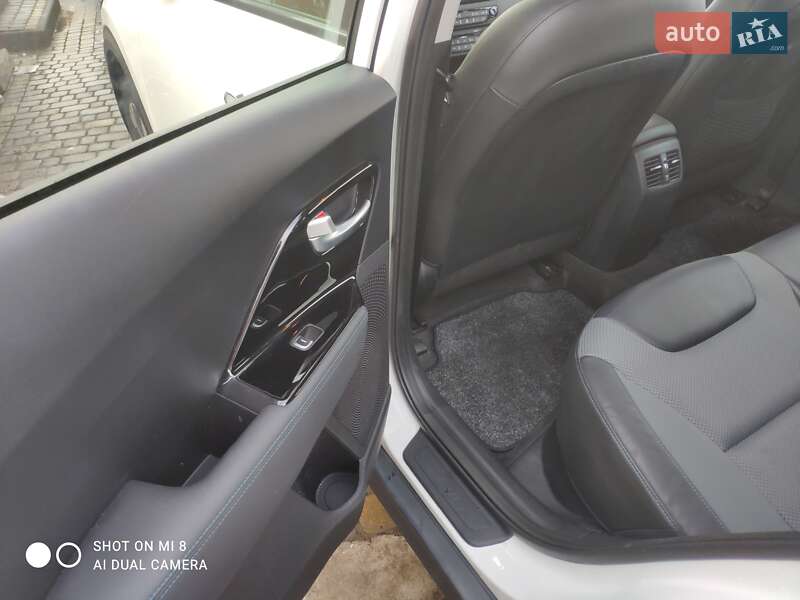 Внедорожник / Кроссовер Kia Niro 2019 в Львове