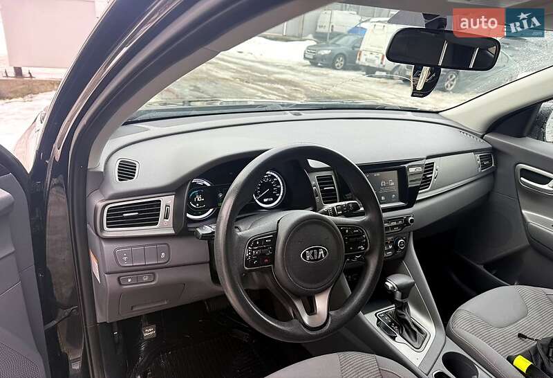 Внедорожник / Кроссовер Kia Niro 2017 в Киеве