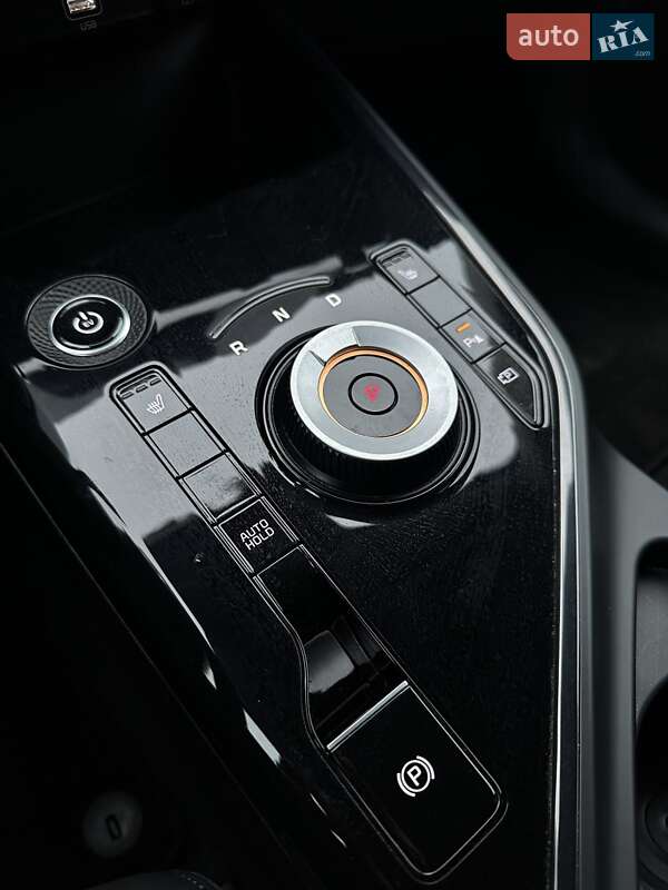 Внедорожник / Кроссовер Kia Niro 2024 в Белогородке