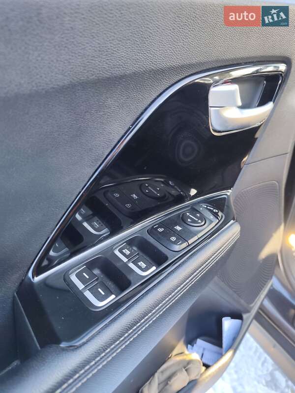 Позашляховик / Кросовер Kia Niro 2019 в Сумах