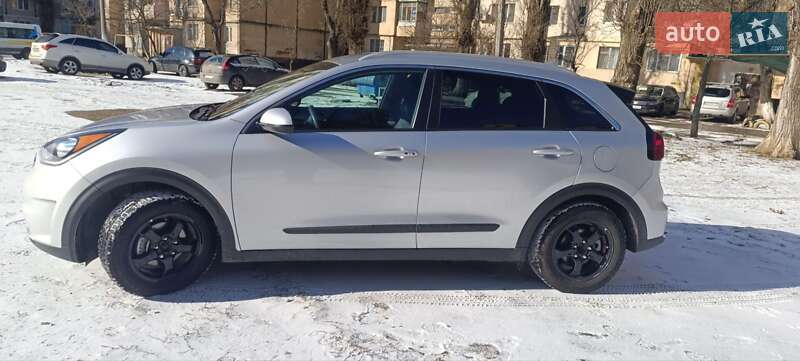 Внедорожник / Кроссовер Kia Niro 2019 в Одессе фото 17 Внедорожник / Кроссовер Kia Niro 2019 в Одессе