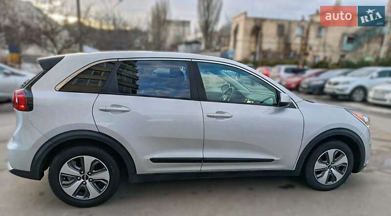 Позашляховик / Кросовер Kia Niro 2018 в Києві
