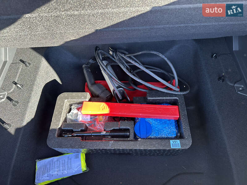 Внедорожник / Кроссовер Kia Niro 2023 в Киеве