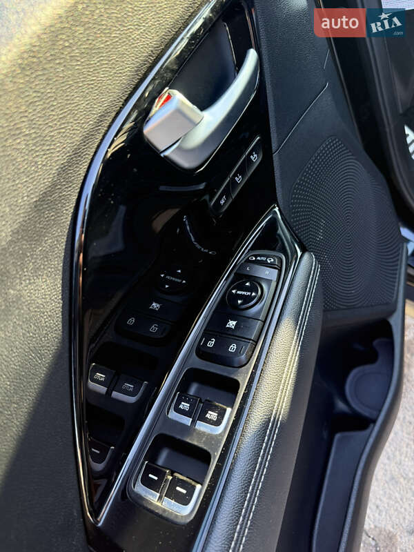 Внедорожник / Кроссовер Kia Niro 2020 в Львове