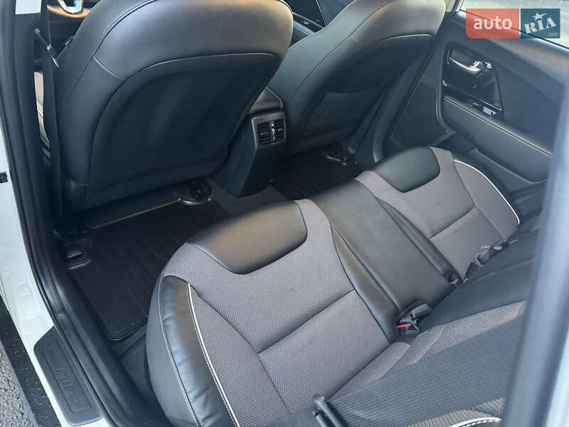 Позашляховик / Кросовер Kia Niro 2021 в Тернополі