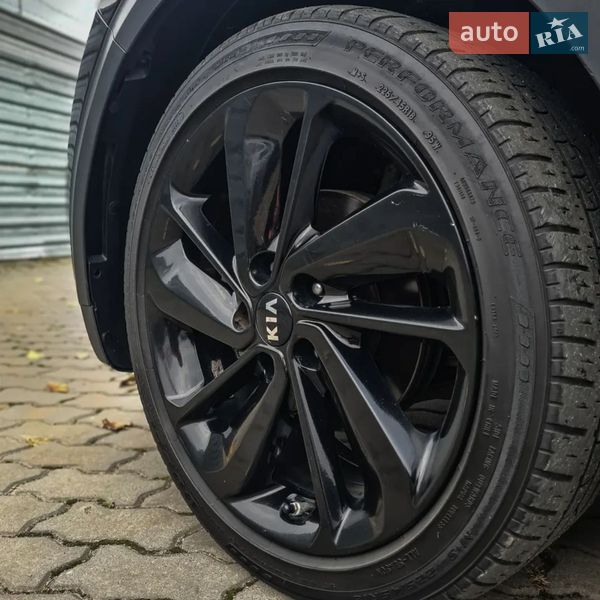 Внедорожник / Кроссовер Kia Niro 2017 в Кременчуге