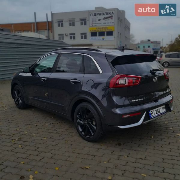 Внедорожник / Кроссовер Kia Niro 2017 в Кременчуге