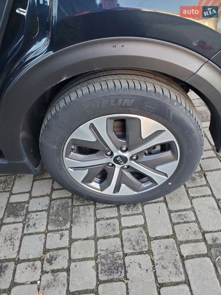 Внедорожник / Кроссовер Kia Niro 2020 в Снятине