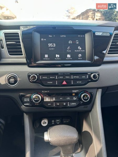 Внедорожник / Кроссовер Kia Niro 2017 в Одессе