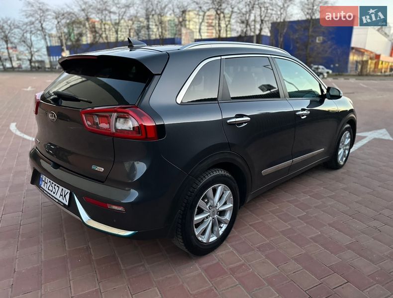 Внедорожник / Кроссовер Kia Niro 2017 в Одессе