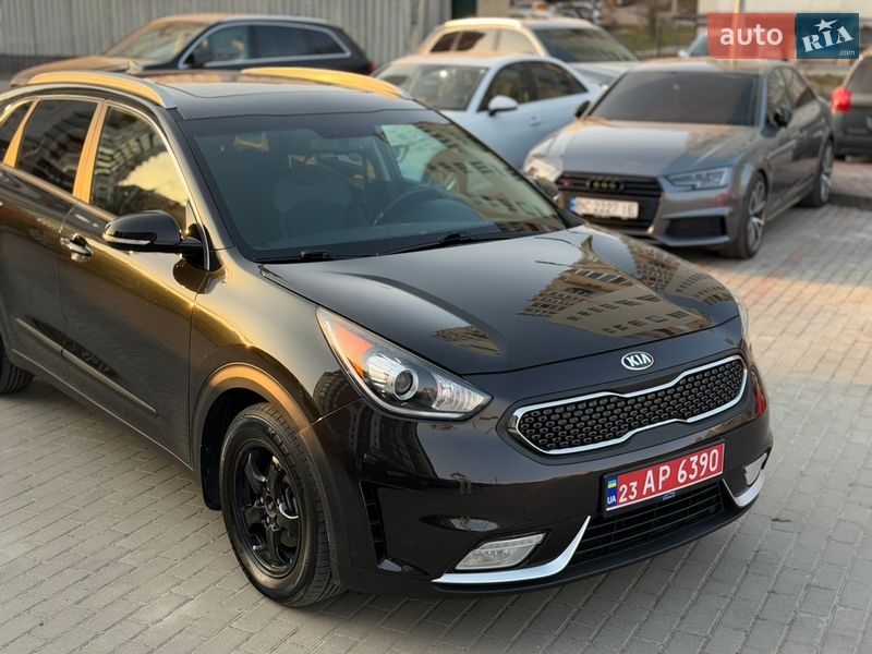 Внедорожник / Кроссовер Kia Niro 2017 в Львове