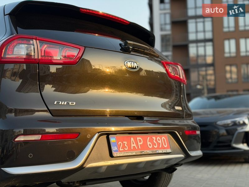 Внедорожник / Кроссовер Kia Niro 2017 в Львове