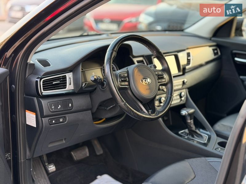 Внедорожник / Кроссовер Kia Niro 2017 в Львове