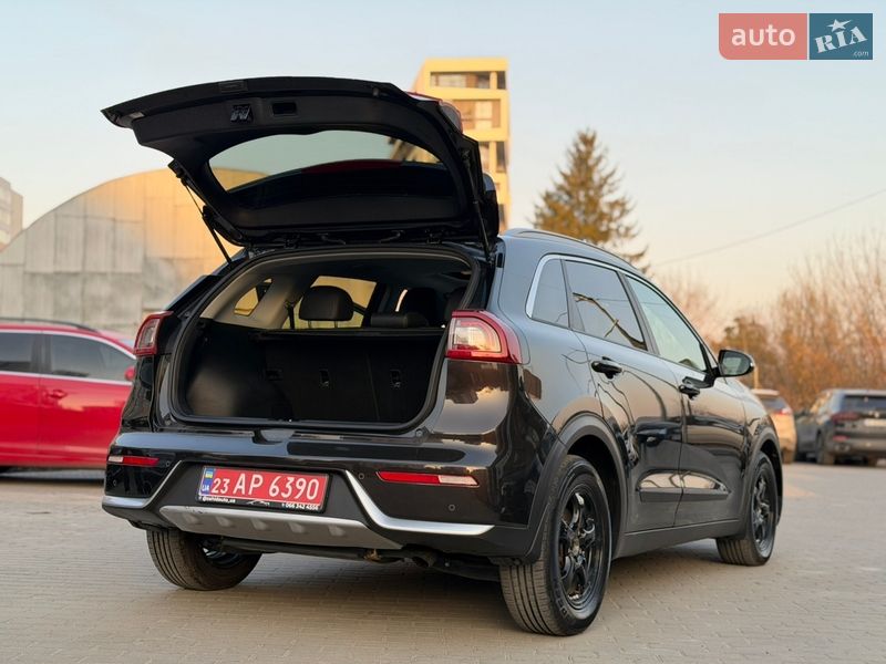 Внедорожник / Кроссовер Kia Niro 2017 в Львове