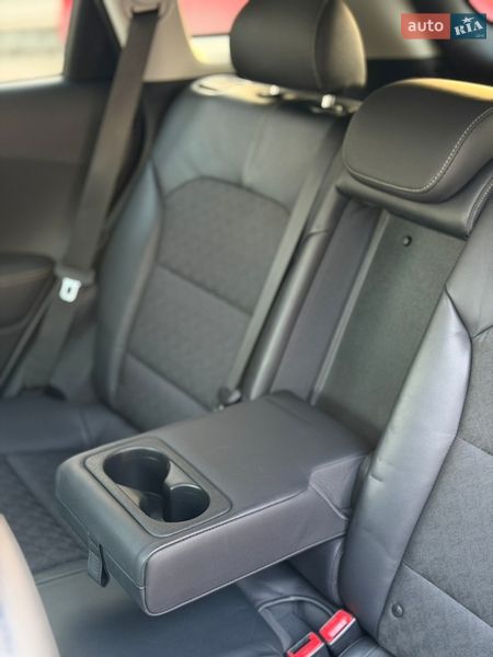 Внедорожник / Кроссовер Kia Niro 2017 в Львове