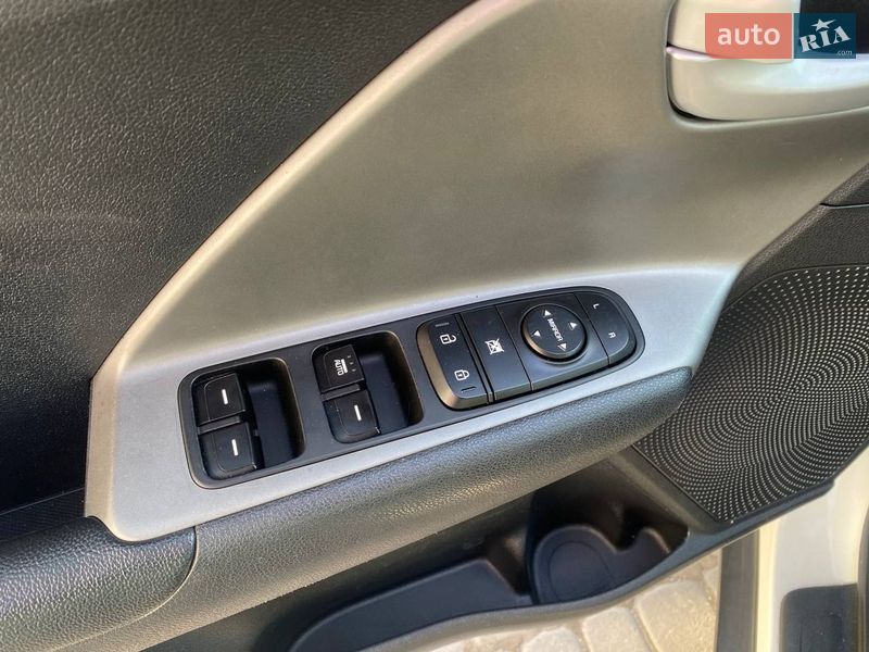 Внедорожник / Кроссовер Kia Niro 2018 в Львове