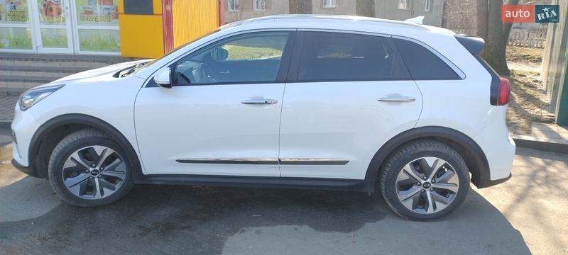 Внедорожник / Кроссовер Kia Niro 2020 в Березному