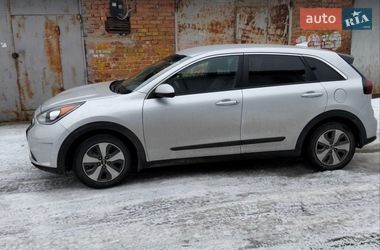 Внедорожник / Кроссовер Kia Niro 2017 в Хмельницком