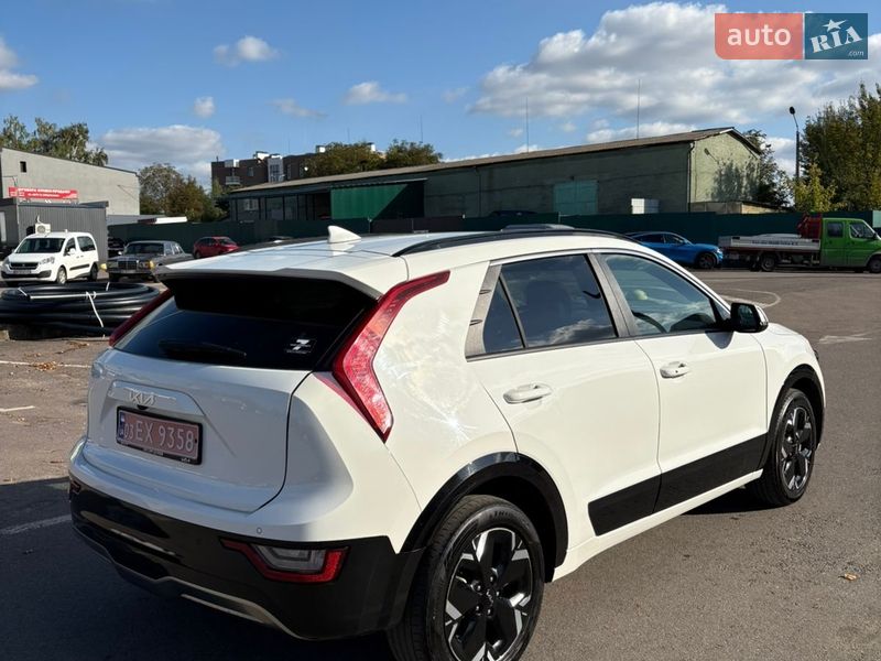 Внедорожник / Кроссовер Kia Niro 2023 в Ровно фото 5 Внедорожник / Кроссовер Kia Niro 2023 в Ровно