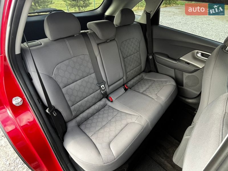 Внедорожник / Кроссовер Kia Niro 2019 в Львове фото 16 Внедорожник / Кроссовер Kia Niro 2019 в Львове