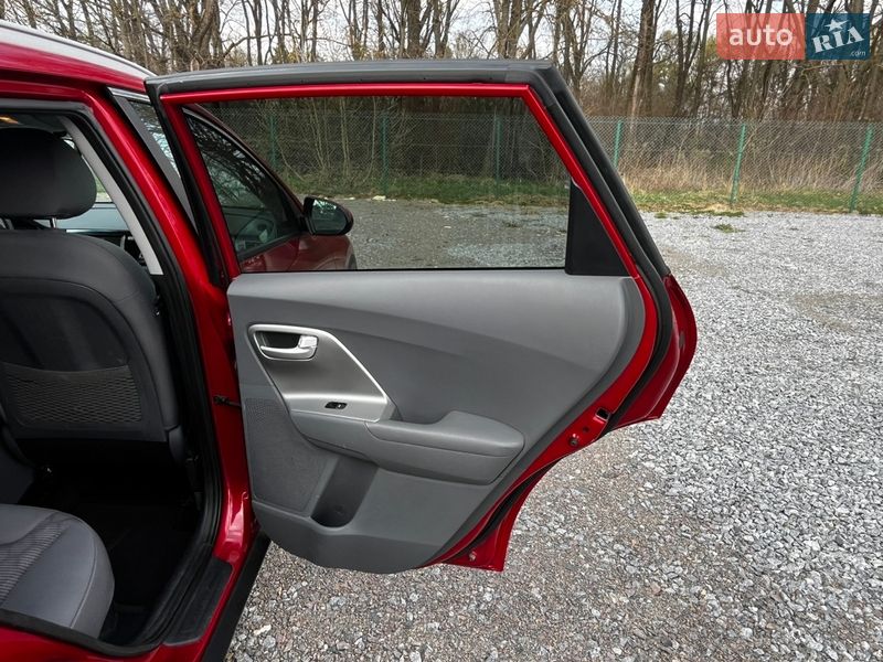 Внедорожник / Кроссовер Kia Niro 2019 в Львове фото 18 Внедорожник / Кроссовер Kia Niro 2019 в Львове