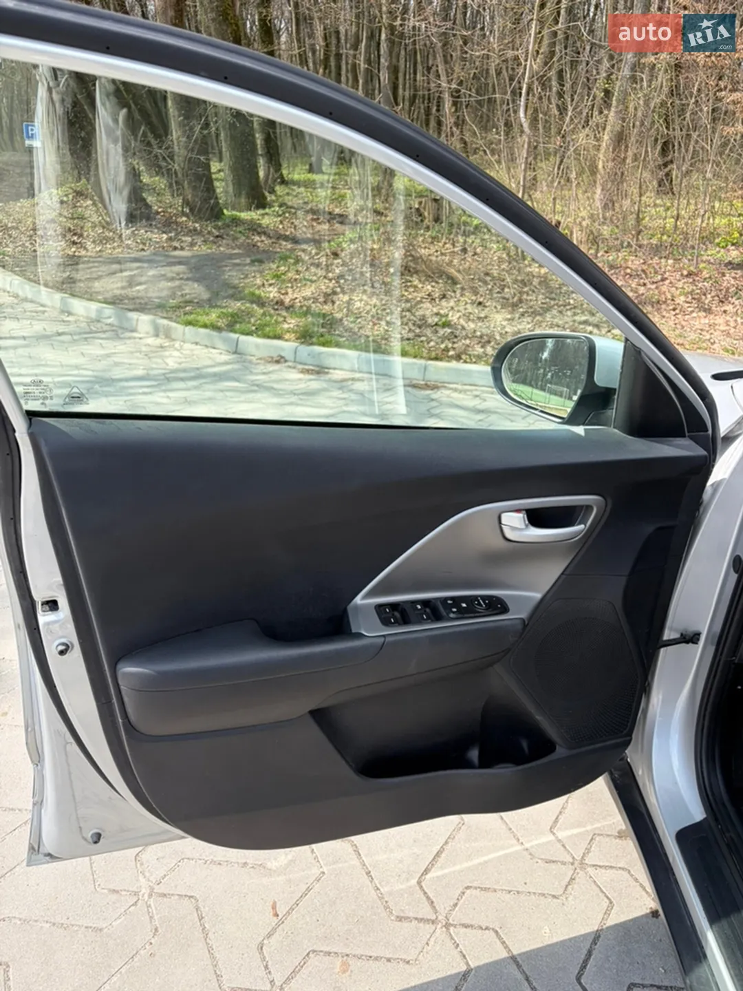 2017 Kia Niro - мініатюра 27