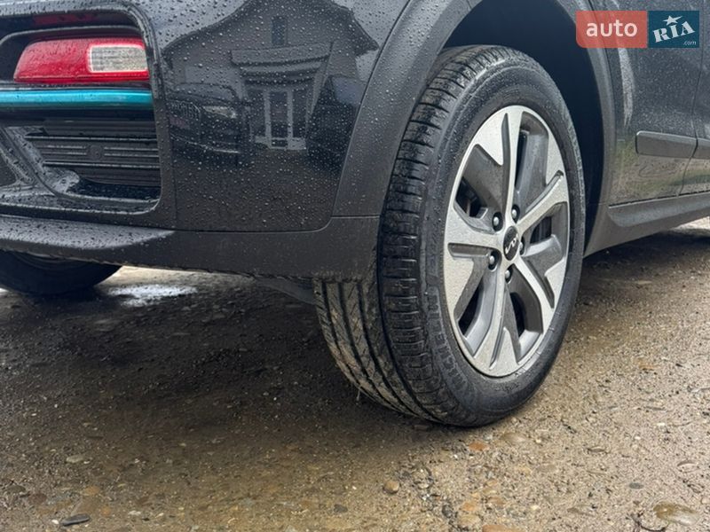 Позашляховик / Кросовер Kia Niro 2021 в Чернівцях