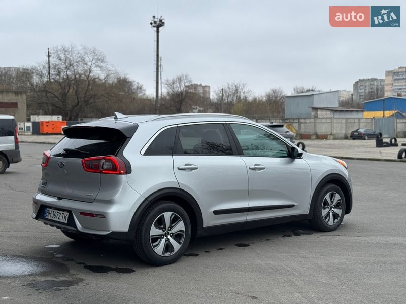 Позашляховик / Кросовер Kia Niro 2017 в Одесі