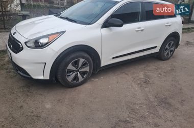 Позашляховик / Кросовер Kia Niro 2017 в Золочеві