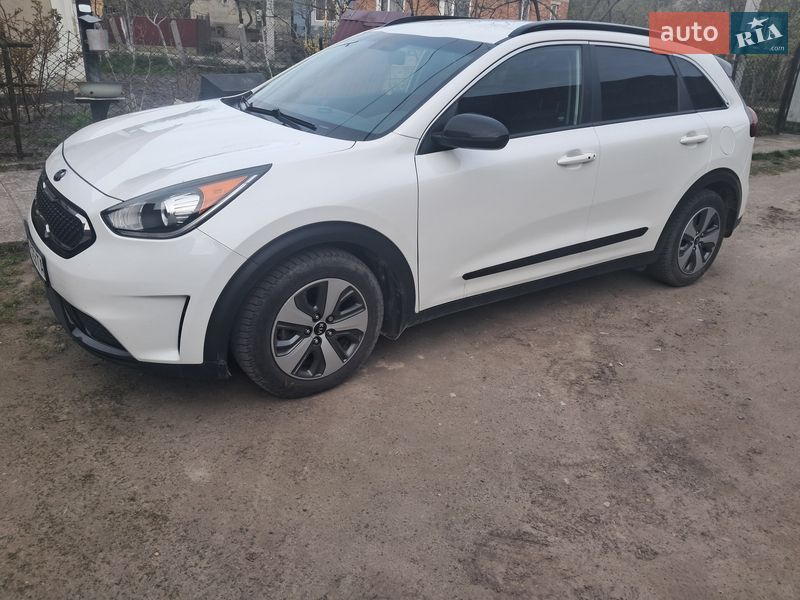 Позашляховик / Кросовер Kia Niro 2017 в Золочеві фото Позашляховик / Кросовер Kia Niro 2017 в Золочеві
