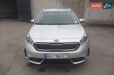 Внедорожник / Кроссовер Kia Niro 2017 в Киеве