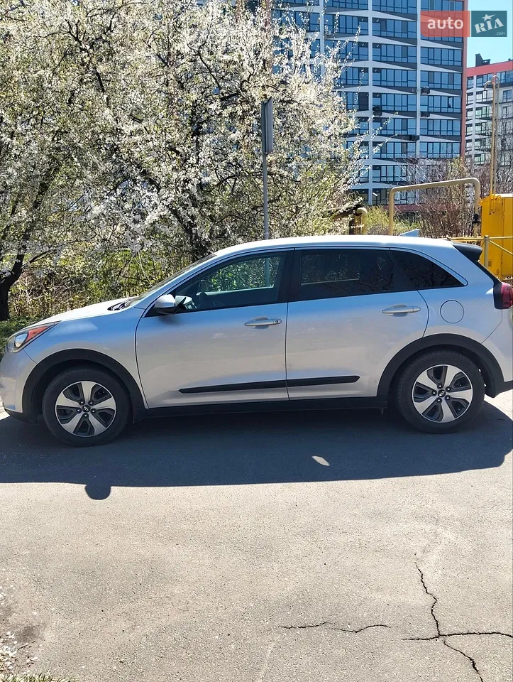 2017 Kia Niro - мініатюра 35