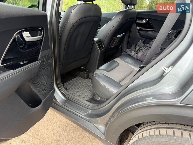 Внедорожник / Кроссовер Kia Niro 2017 в Ровно