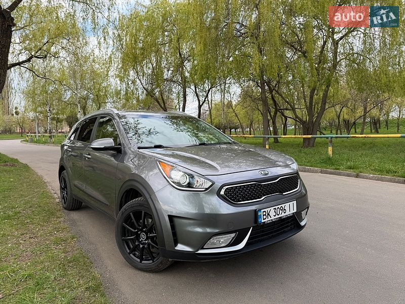 Внедорожник / Кроссовер Kia Niro 2017 в Ровно