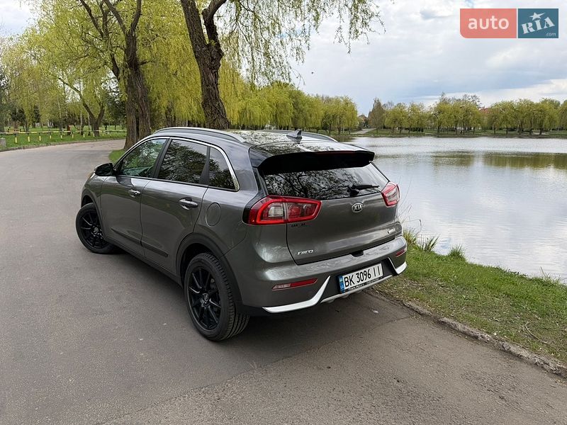 Внедорожник / Кроссовер Kia Niro 2017 в Ровно