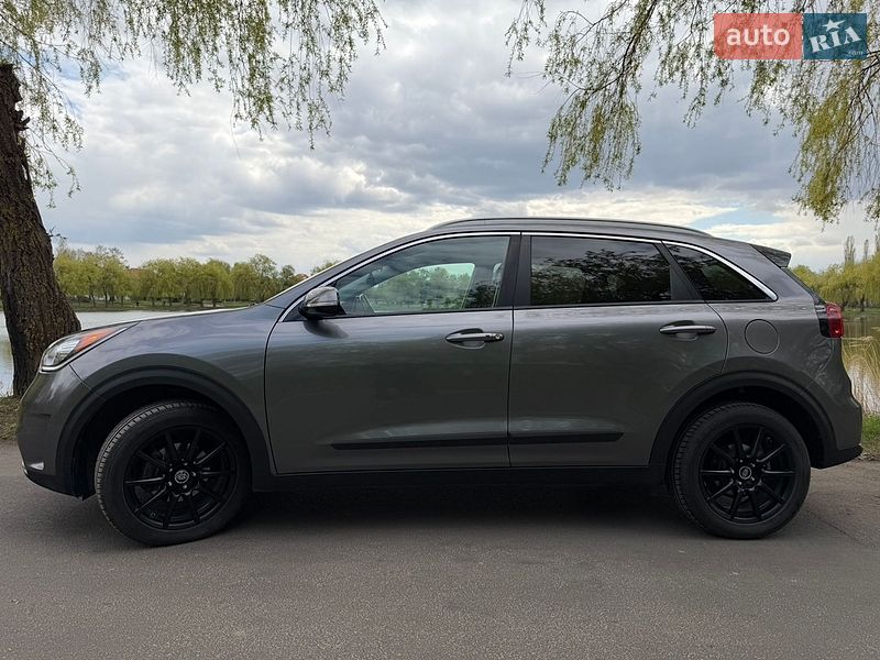 Внедорожник / Кроссовер Kia Niro 2017 в Ровно