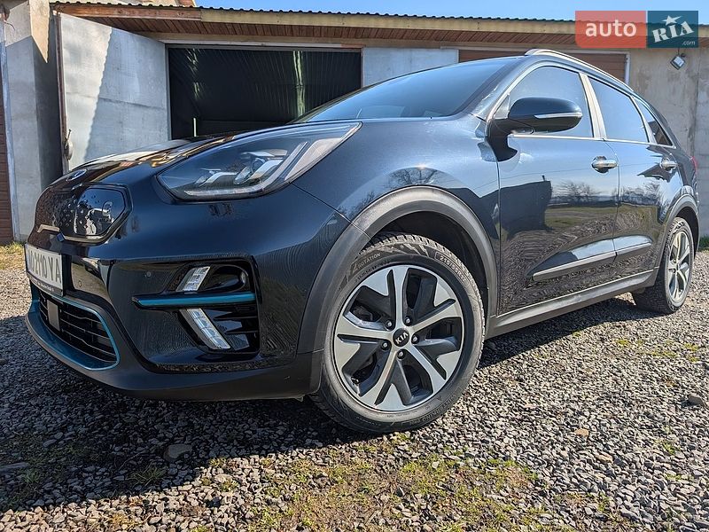 Внедорожник / Кроссовер Kia Niro 2019 в Сваляве