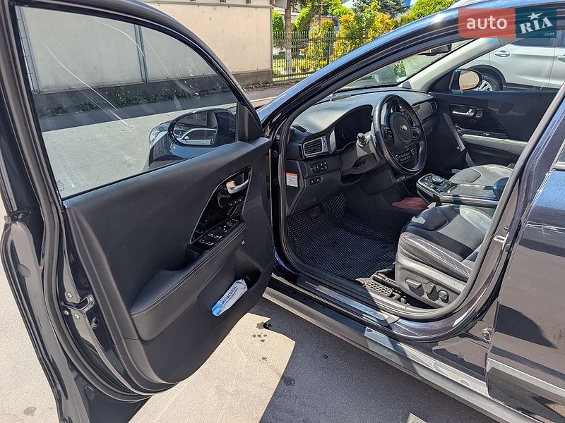 Внедорожник / Кроссовер Kia Niro 2019 в Сваляве