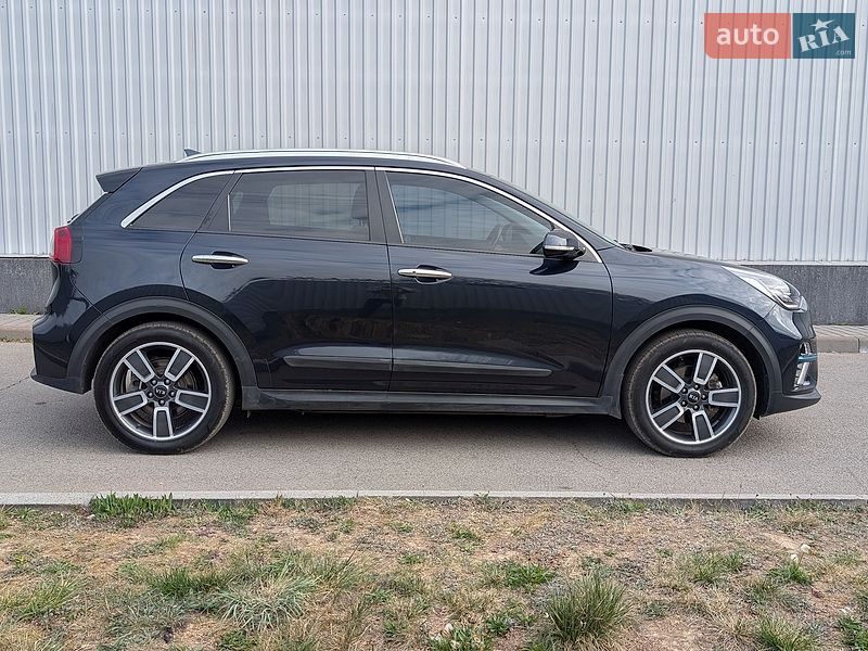 Внедорожник / Кроссовер Kia Niro 2019 в Сваляве