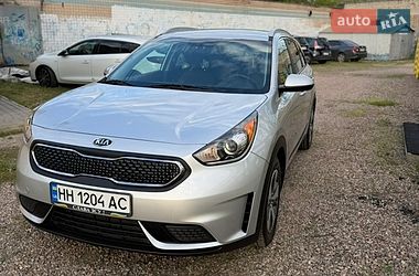 Позашляховик / Кросовер Kia Niro 2017 в Одесі