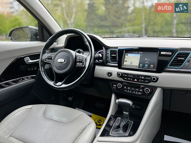 Внедорожник / Кроссовер Kia Niro 2018 в Львове