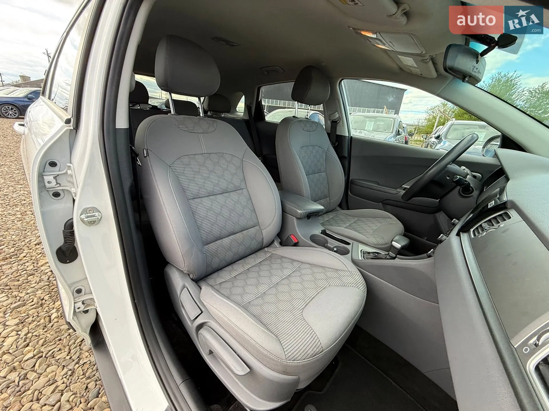 2017 Kia Niro - мініатюра 22