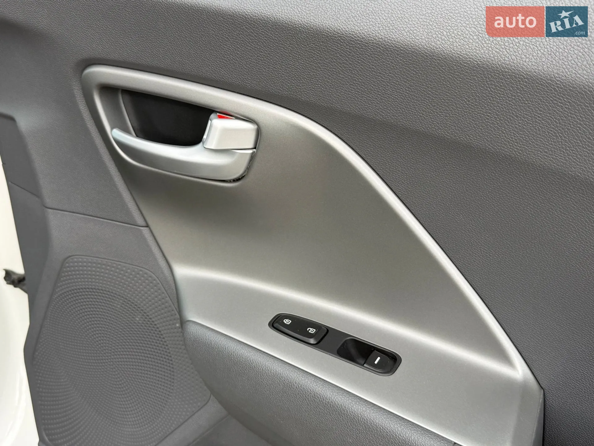 2017 Kia Niro - мініатюра 28
