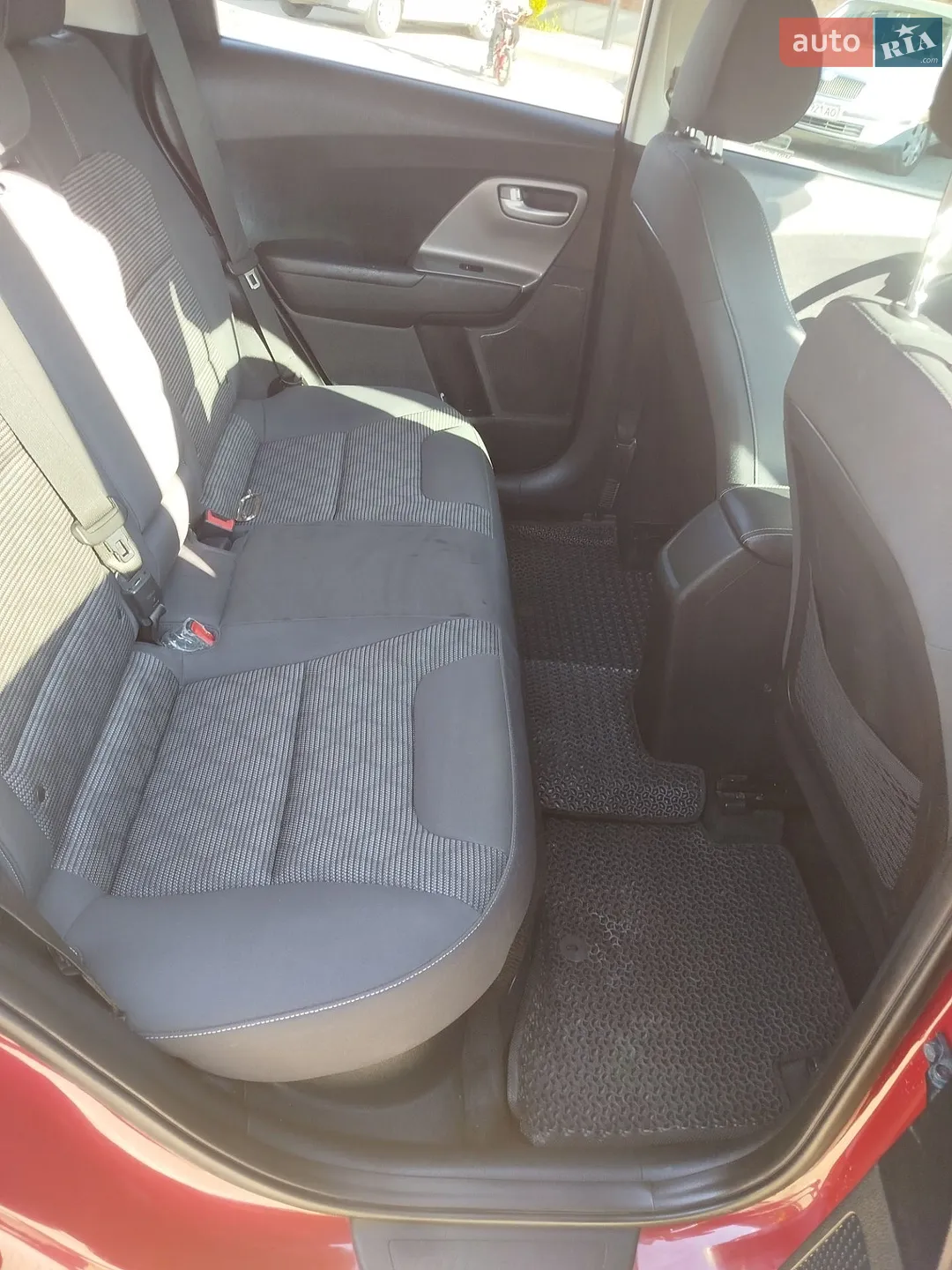 2017 Kia Niro - мініатюра 18