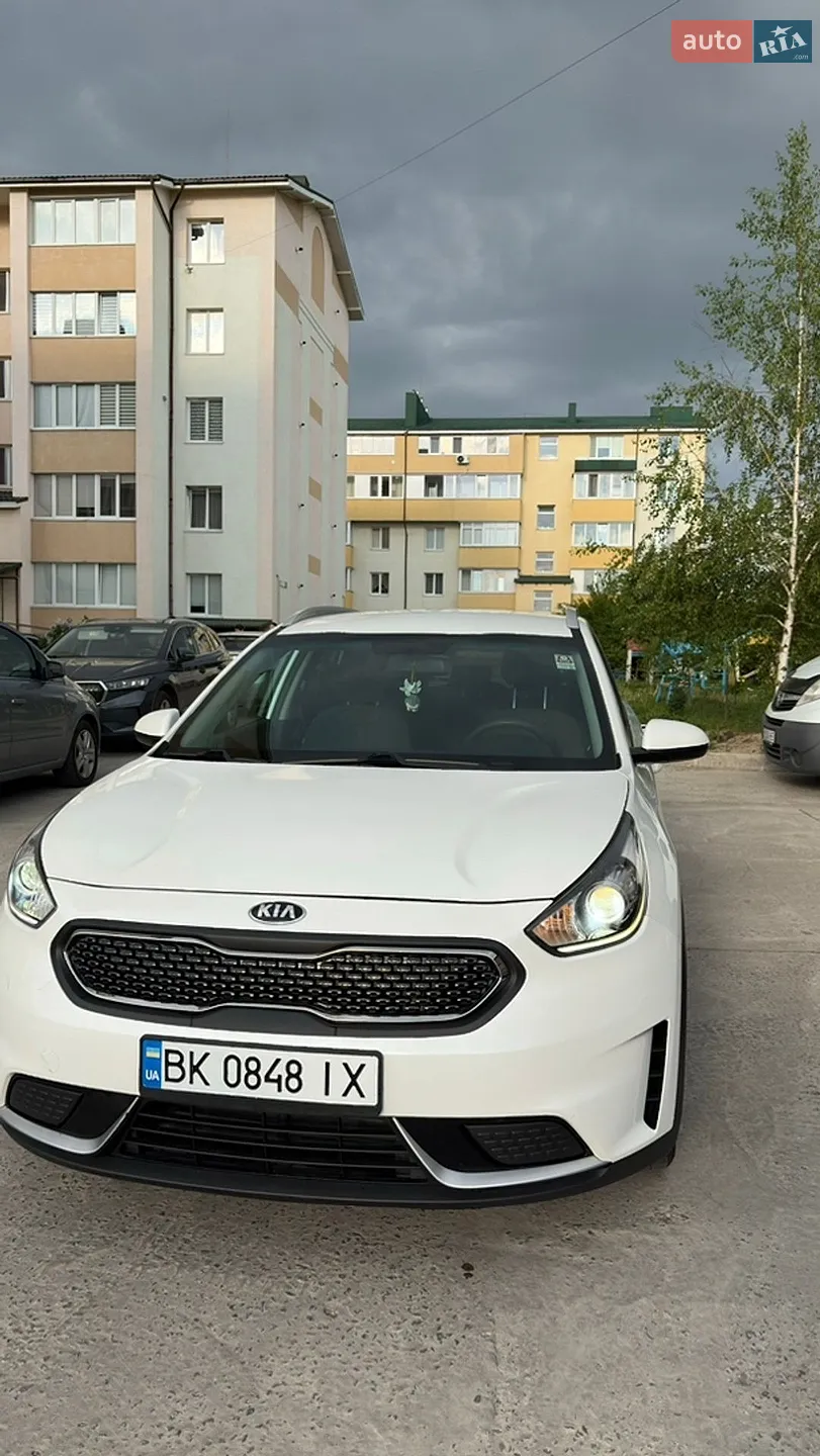 2017 Kia Niro - фото 1