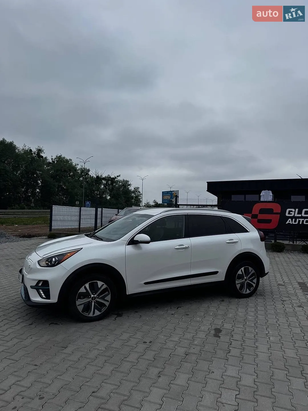 2022 Kia Niro - фото 1