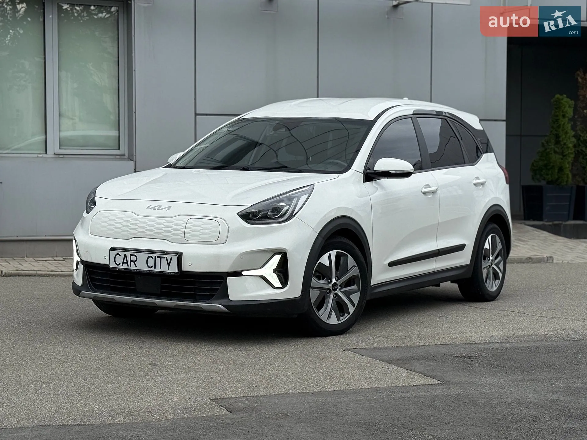 2023 Kia Niro - фото 1
